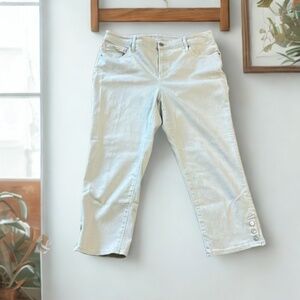 Chico's  Crop Jeans  Cream color. Size Chico's 2/US 12